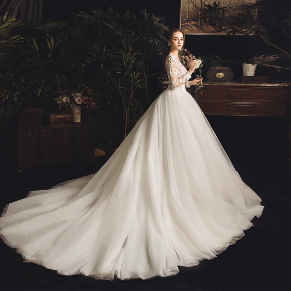 Illusion Elfenben Genomskinliga Bröllopsklänningar 2019 Prinsessa Fyrkantig Ringning Långärmad Halterneck Appliqués Spets Chapel Train Ruffle