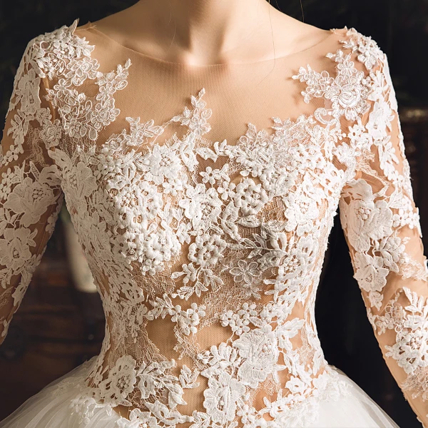 Illusion Elfenben Genomskinliga Bröllopsklänningar 2019 Prinsessa Fyrkantig Ringning Långärmad Halterneck Appliqués Spets Chapel Train Ruffle