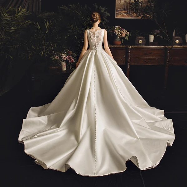 Vintage / Originale Ivoire Satin Robe De Mariée 2019 Princesse Encolure Carrée Sans Manches Perlage Ceinture Chapel Train Volants