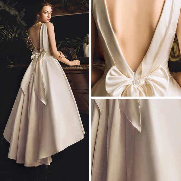 Schlicht Ivory / Creme Satin Garten / Im Freien Brautkleider / Hochzeitskleider 2019 A Linie Tiefer V-Ausschnitt Ärmellos Rückenfreies Asymmetrisch Rüschen