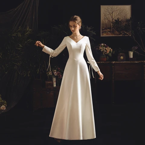 Vintage / Retro Ivory Satin Wedding Dresses 2019 Sheath / Fit V-Neck Long Sleeve Backless Floor-Length / Long Ruffle