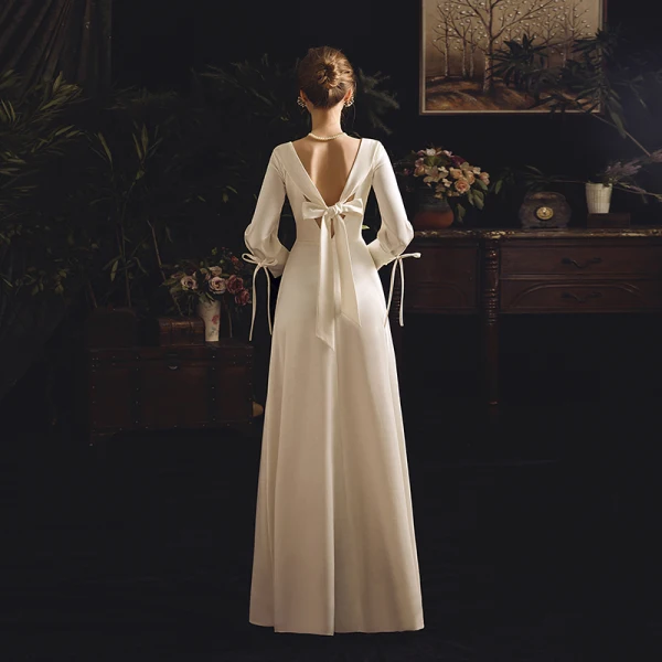 Vintage / Originale Ivoire Satin Robe De Mariée 2019 Gaine / Ajustement V-Cou Manches Longues Dos Nu Longue Volants