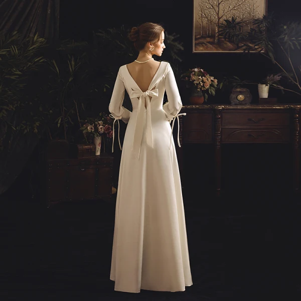 Vintage / Originale Ivoire Satin Robe De Mariée 2019 Gaine / Ajustement V-Cou Manches Longues Dos Nu Longue Volants