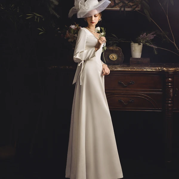 Vintage / Originale Ivoire Satin Robe De Mariée 2019 Gaine / Ajustement V-Cou Manches Longues Dos Nu Longue Volants