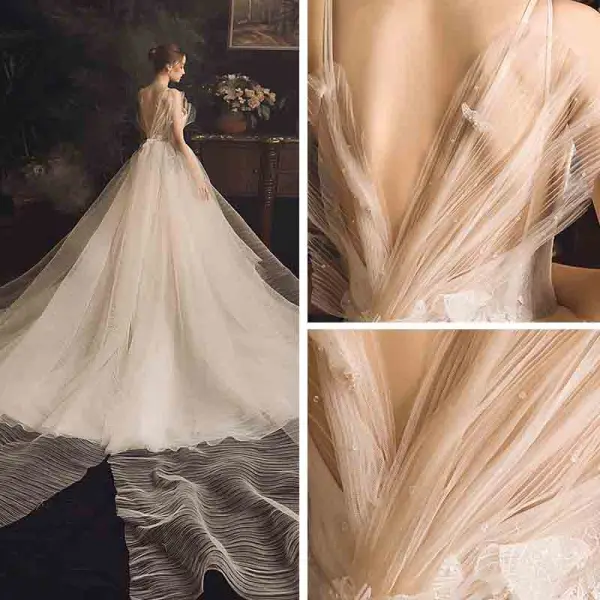Fabuleux Champagne Robe De Mariée 2019 Princesse Bretelles Spaghetti Sans Manches Dos Nu Cristal Perlage Cathedral Train Volants