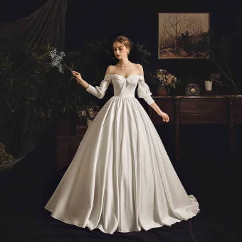 Simple Ivoire Satin Robe De Mariée 2019 Princesse De L 039 Épaule Gonflée 3 4 Manches Dos Nu Chapel Train Volants