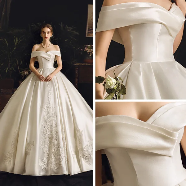 Schöne Ivory / Creme Satin Brautkleider / Hochzeitskleider 2019 Ballkleid Off Shoulder Kurze Ärmel Rückenfreies Applikationen Spitze Strass Kapelle-Schleppe Rüschen