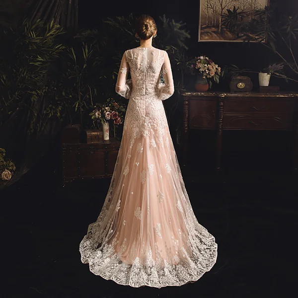 Meilleur Champagne Transparentes Jardin / Extérieur Robe De Mariée 2019 Gaine / Ajustement Encolure Dégagée Gonflée Manches Longues Appliques En Dentelle Train De Balayage Volants