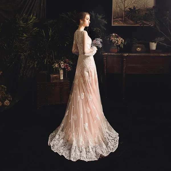 Meilleur Champagne Transparentes Jardin / Extérieur Robe De Mariée 2019 Gaine / Ajustement Encolure Dégagée Gonflée Manches Longues Appliques En Dentelle Train De Balayage Volants