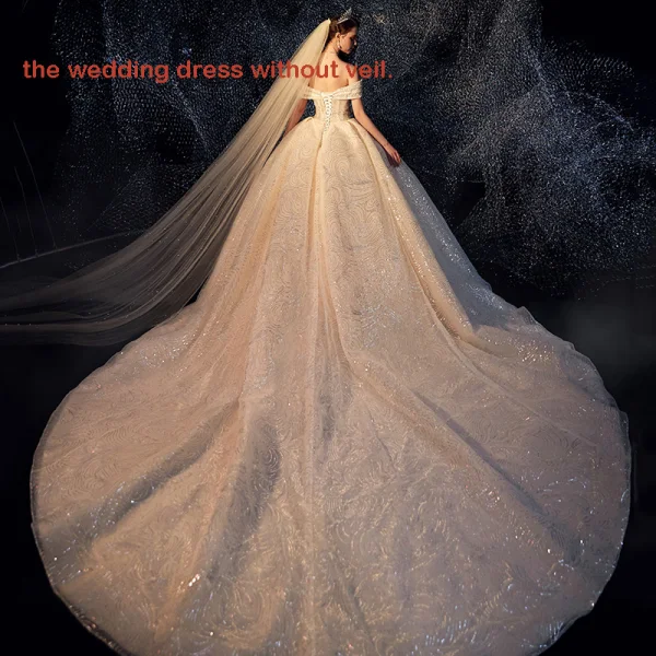 Luxe Scintillantes Ivoire Robe De Mariée 2019 Robe Boule De l'épaule Manches Courtes Dos Nu Glitter Paillettes Cathedral Train Volants