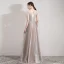 Élégant Champagne Robe De Soirée 2019 Princesse Encolure Dégagée Sans Manches Appliques En Dentelle Perlage Cristal Longue Volants Dos Nu Robe De Ceremonie
