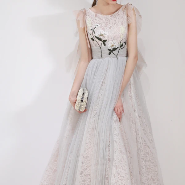 Best Grey Lace Evening Dresses  2019 A-Line / Princess Scoop Neck Sleeveless Appliques Lace Floor-Length / Long Ruffle Backless Formal Dresses