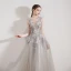 Illusion Gris Organza Robe De Soirée 2019 Princesse Transparentes Col v profond Sans Manches Appliques En Dentelle Faux Diamant Plumes Longue Volants Dos Nu Robe De Ceremonie