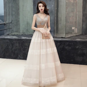 Elegant Champagne Ballkjoler 2019 Empire V Hals Uten Ermer Sash Appliques Blonder Feie Tog Buste Ryggløse Formelle Kjoler