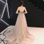 Chic Champagne Robe De Soirée 2019 Princesse V-Cou Sans Manches Ceinture Tachetée Tulle Train De Balayage Volants Dos Nu Robe De Ceremonie