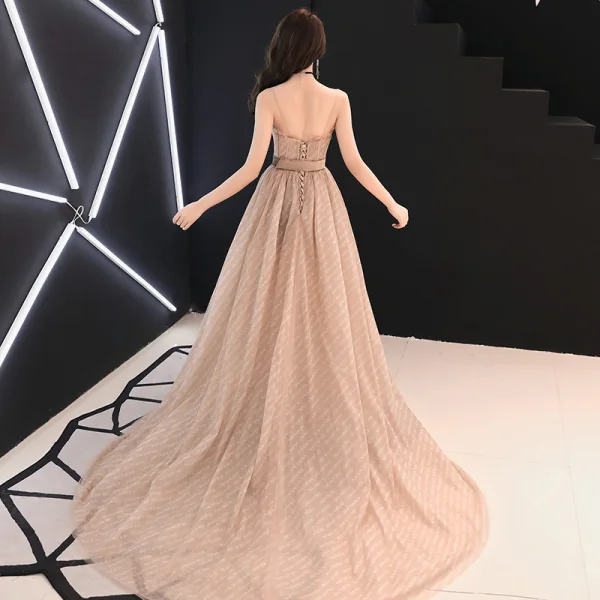 Élégant Champagne Robe De Soirée 2019 Princesse Bretelles Spaghetti Sans Manches Ceinture Fendue devant Tribunal Train Volants Dos Nu Robe De Ceremonie