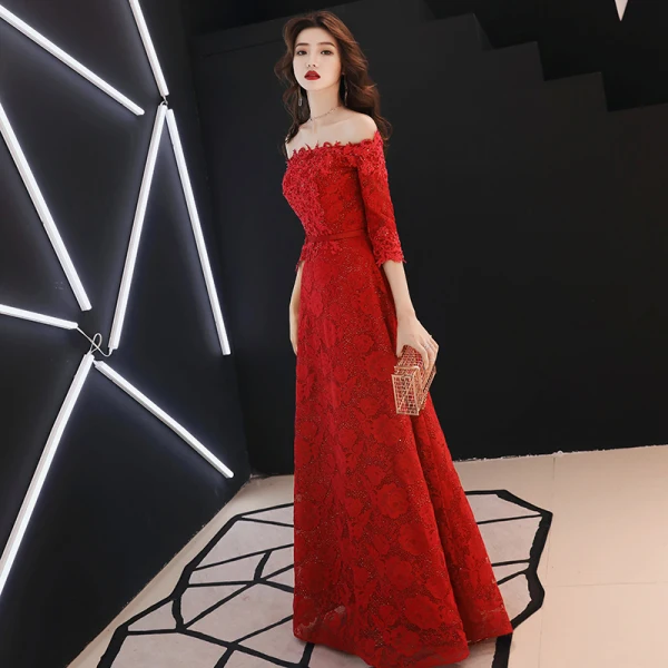 Abordable Bordeaux Dentelle Robe De Soirée 2019 Princesse De l'épaule 3/4 Manches Appliques En Dentelle Faux Diamant Longue Dos Nu Robe De Ceremonie