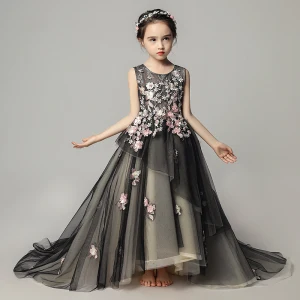 Élégant Noire Robe Ceremonie Fille 2019 Princesse Encolure Dégagée Sans Manches Appliques En Dentelle Perle Tribunal Train Volants Dos Nu Robe Pour Mariage