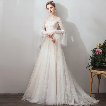 Abordable Champagne Jardin Extérieur Robe De Mariée 2019 Princesse Transparentes Encolure Carrée Manches De Cloche Dos Nu Tachetée Tulle Train De Balayage Volants