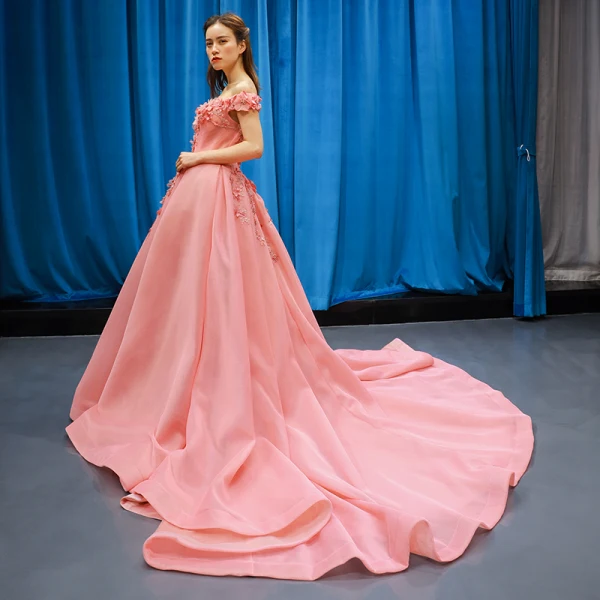 Fabulous Pearl Pink Prom Dresses 2019 Ball Gown Off-The-Shoulder Short Sleeve Appliques Flower Rhinestone Court Train Ruffle Backless Formal Dresses