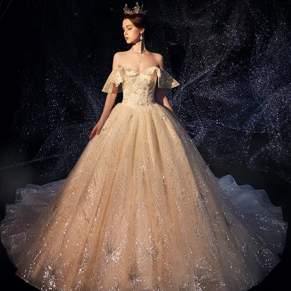 Scintillantes Champagne Robe De Mariée 2019 Robe Boule De l'épaule Manches Courtes Dos Nu Glitter Paillettes Cathedral Train Volants