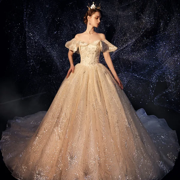 Scintillantes Champagne Robe De Mariée 2019 Robe Boule De l'épaule Manches Courtes Dos Nu Glitter Paillettes Cathedral Train Volants