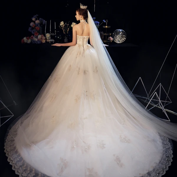 Elegant Champagne Brudekjoler 2019 Ballkjole Kjæreste Uten Ermer Ryggløse Beading Perle Appliques Blonder Glitter Tyll Cathedral Train Buste