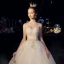 Elegant Champagne Brudekjoler 2019 Ballkjole Kjæreste Uten Ermer Ryggløse Beading Perle Appliques Blonder Glitter Tyll Cathedral Train Buste