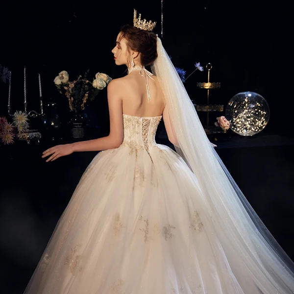 Elegant Champagne Brudekjoler 2019 Ballkjole Kjæreste Uten Ermer Ryggløse Beading Perle Appliques Blonder Glitter Tyll Cathedral Train Buste
