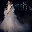 Élégant Ivoire Satin Robe De Mariée 2019 Robe Boule Col v profond Sans Manches Dos Nu Ceinture Tribunal Train Volants en Cascade