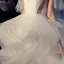 Élégant Ivoire Satin Robe De Mariée 2019 Robe Boule Col v profond Sans Manches Dos Nu Ceinture Tribunal Train Volants en Cascade