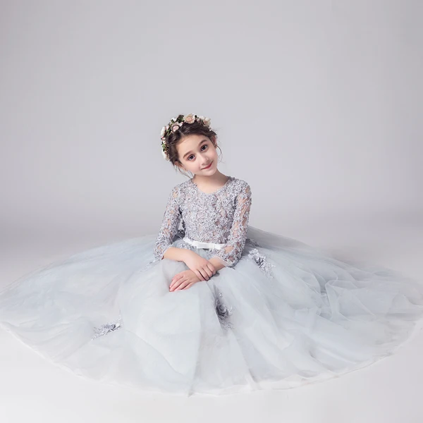 Illusion Grey Flower Girl Dresses 2019 Ball Gown Scoop Neck 3/4 Sleeve Pierced Appliques Lace Bow Sash Floor-Length / Long Ruffle Wedding Party Dresses