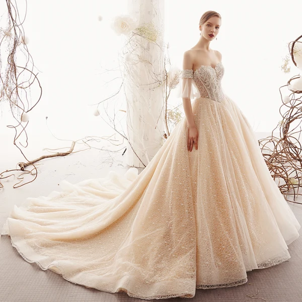 Elegant Champagne Blonder Brudekjoler 2019 Prinsesse Kjæreste Avtakbar Bell ermer Ryggløse Beading Perle Cathedral Train Buste