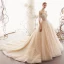 Elegant Champagne Blonder Brudekjoler 2019 Prinsesse Kjæreste Avtakbar Bell ermer Ryggløse Beading Perle Cathedral Train Buste