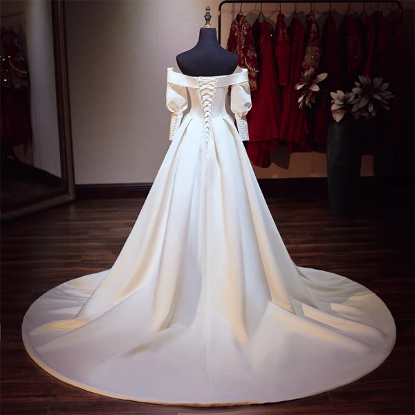 Modest / Simple Ivory Satin Wedding Dresses 2019 A-Line / Princess Off-The-Shoulder Puffy Long Sleeve Backless Chapel Train Ruffle