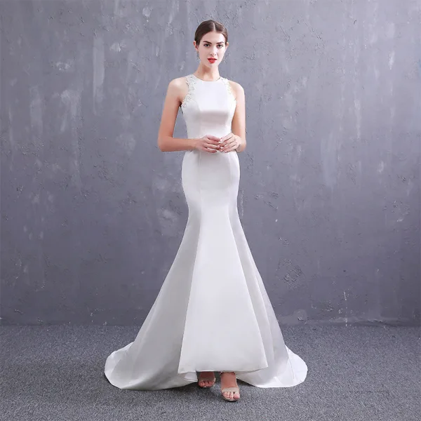 Abordable Ivoire Satin Robe De Mariée 2019 Trompette / Sirène Encolure Dégagée Sans Manches Dos Nu Appliques En Dentelle Perlage Perle Train De Balayage