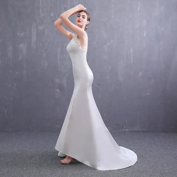Abordable Ivoire Satin Robe De Mariée 2019 Trompette / Sirène Encolure Dégagée Sans Manches Dos Nu Appliques En Dentelle Perlage Perle Train De Balayage