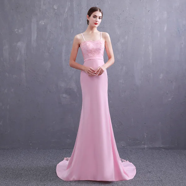 Élégant Rose Bonbon Satin Robe De Soirée 2019 Trompette / Sirène Bretelles Spaghetti Sans Manches Ceinture Appliques En Dentelle Perlage Perle Train De Balayage Volants Dos Nu Robe De Ceremonie