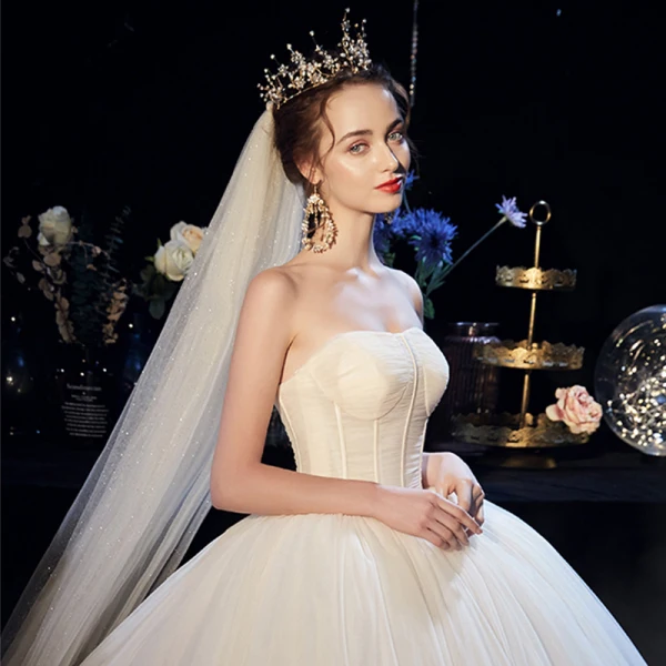Modest / Simple Champagne Organza Corset Wedding Dresses 2019 Ball Gown Strapless Sleeveless Backless Cathedral Train Ruffle