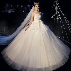 Meilleur Champagne Organza Robe De Mariée 2019 Princesse Bustier Sans Manches Dos Nu Longue Volants