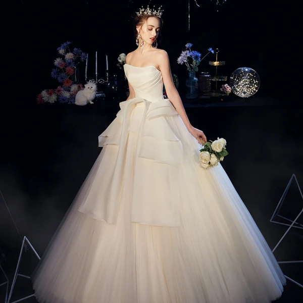 Bäst Champagne Organza Bröllopsklänningar 2019 Prinsessa Axelbandslös Ärmlös Halterneck Långa Ruffle