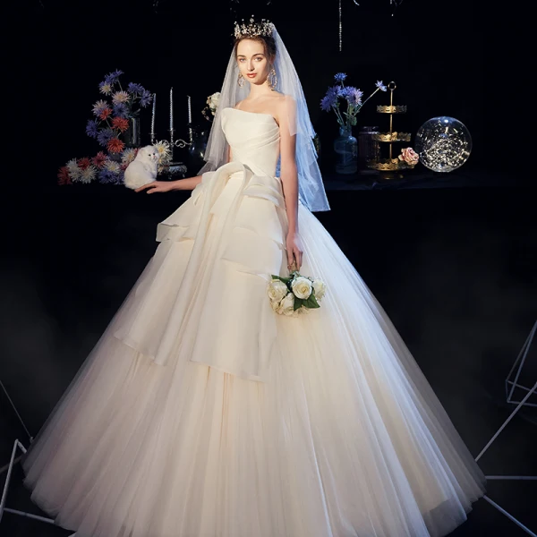 Bäst Champagne Organza Bröllopsklänningar 2019 Prinsessa Axelbandslös Ärmlös Halterneck Långa Ruffle