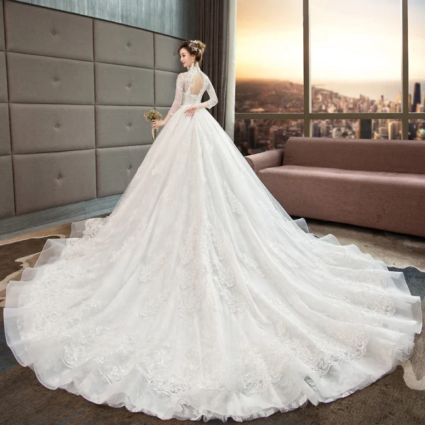 Style Chinois Ivoire Transparentes Robe De Mariée 2019 Princesse Col Haut 3/4 Manches Dos Nu Appliques En Dentelle Perlage Chapel Train Volants