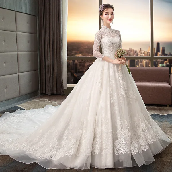 Style Chinois Ivoire Transparentes Robe De Mariée 2019 Princesse Col Haut 3/4 Manches Dos Nu Appliques En Dentelle Perlage Chapel Train Volants
