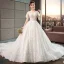 Illusion Ivoire Robe De Mariée 2019 Princesse V-Cou Manches Courtes Dos Nu Appliques En Dentelle Perlage Chapel Train Volants
