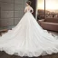 Illusion Ivoire Robe De Mariée 2019 Princesse V-Cou Manches Courtes Dos Nu Appliques En Dentelle Perlage Chapel Train Volants