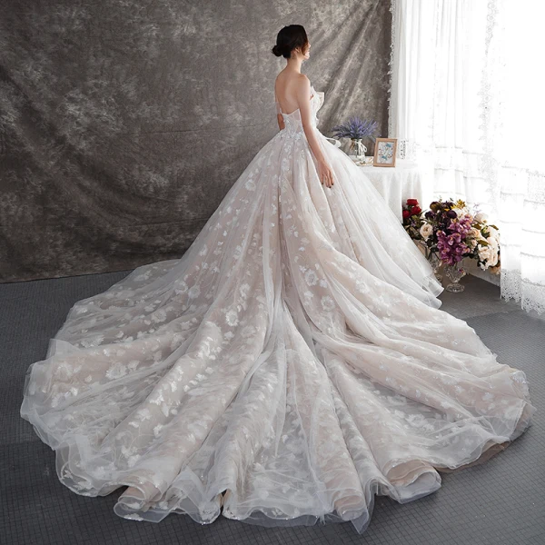 Luksus Champagne Brudekjoler 2019 Prinsesse Kjæreste Uten Ermer Ryggløse Appliques Blonder Glitter Tyll Beading Cathedral Train Buste