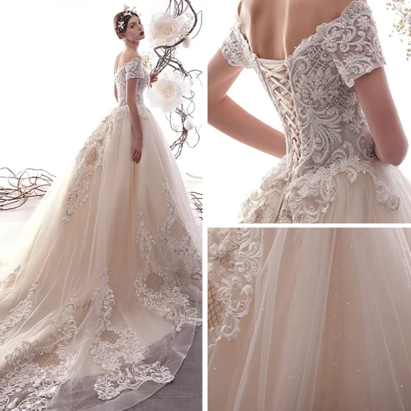 Edles Champagner Durchbohrt Brautkleider / Hochzeitskleider 2019 A Linie Off Shoulder Kurze Ärmel Rückenfreies Applikationen Spitze Perlenstickerei Glanz Tülle Kapelle-Schleppe Rüschen