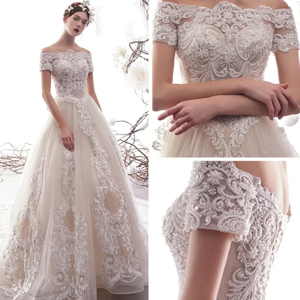 Edles Champagner Durchbohrt Brautkleider / Hochzeitskleider 2019 A Linie Off Shoulder Kurze Ärmel Rückenfreies Applikationen Spitze Perlenstickerei Glanz Tülle Kapelle-Schleppe Rüschen