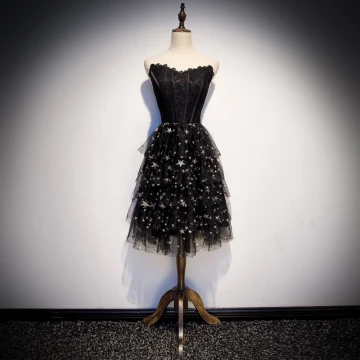 Moderne Mode Noire Robe De Fete 2019 Princesse Amoureux Sans Manches Étoile Brodé Mi Longues Volants Dos Nu Robe De Ceremonie